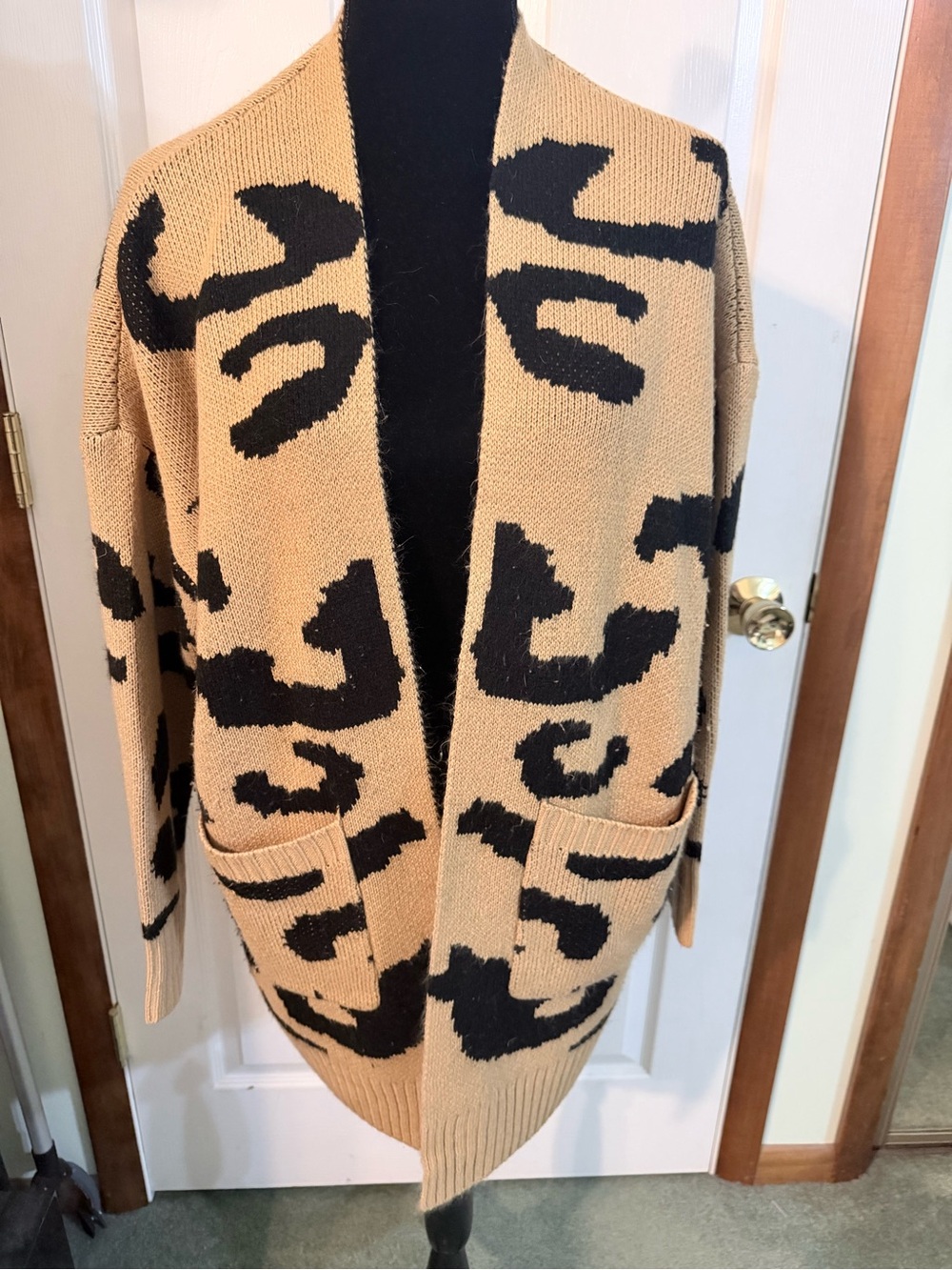 Women’s Oversized Leopard Print Open Cardigan Sweater - Tan/Black